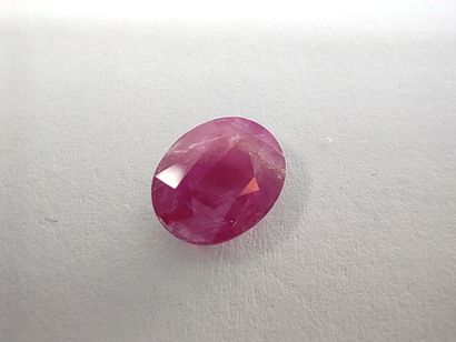 RUBIS purplish rouge ovale, Tanzanie	,	 2.36...