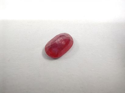 SAPHIR reddish orange ovale, 	Mozambique	,...