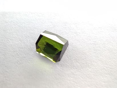 TOURMALINE verte taille émeraude, 	Mozambique,...