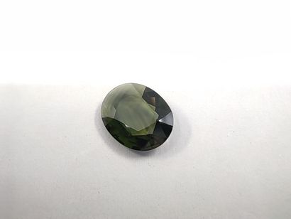 SAPHIR vert IF ovale, 	Australie	, 2.24 carats
Dim...