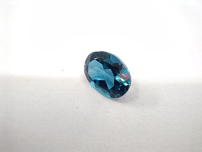 TOPAZE london bleu VS 	ovale, Brésil	, 2.25...
