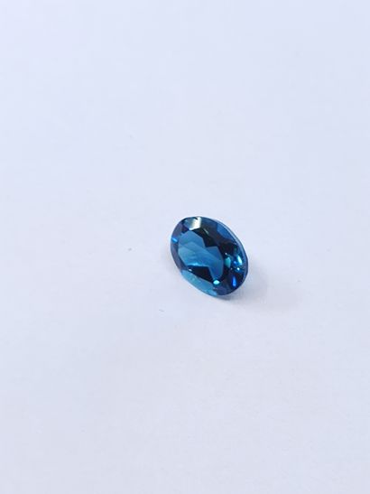 TOPAZE london bleu VS 	ovale, Brésil	, 2.25...