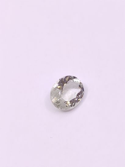 AMETHYSTE verte VVS	 ovale, Afrique, 4,09...