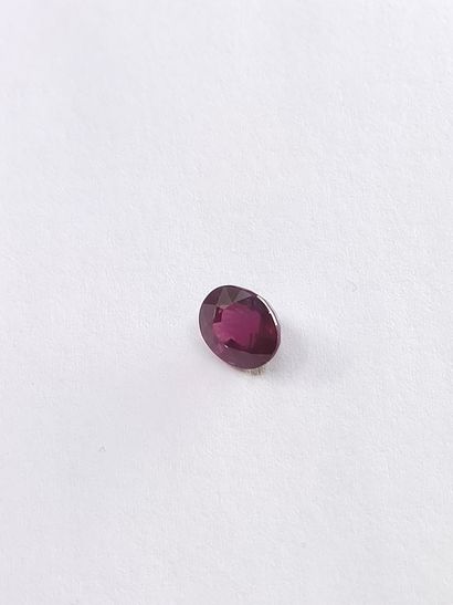 GRENAT pinkish purple rhodolite ovale, 	Madagascar	,...