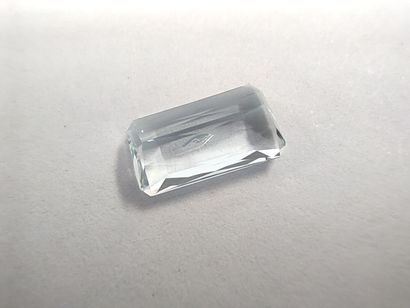 AIGUE MARINE bleue VS de taille émeraude,...