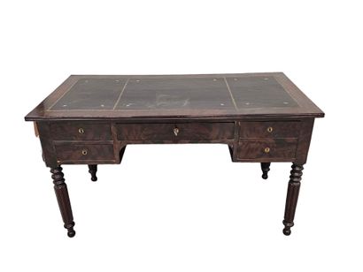 Louis Philippe style mahogany bureaueau 
Opening...