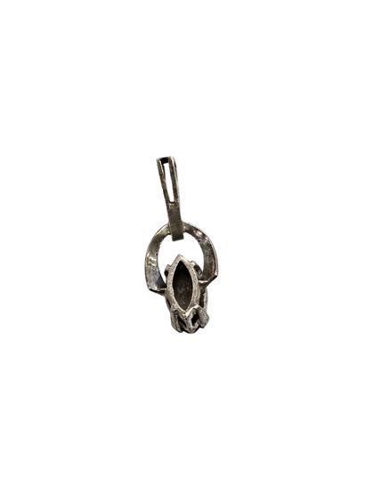 Silver pendant set with a hematite navet...