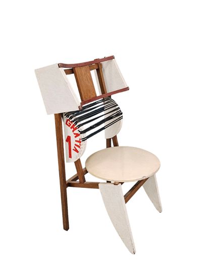 CHRISTIAN GRATIA (XX)
Chaise en bois et matériaux...