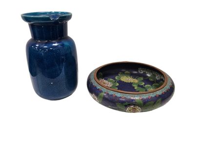 China
Cloisonné pocket organizer with flower...