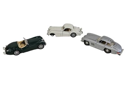 BURAGO
Set of three 1/24 cars:
Mercedes
Two...