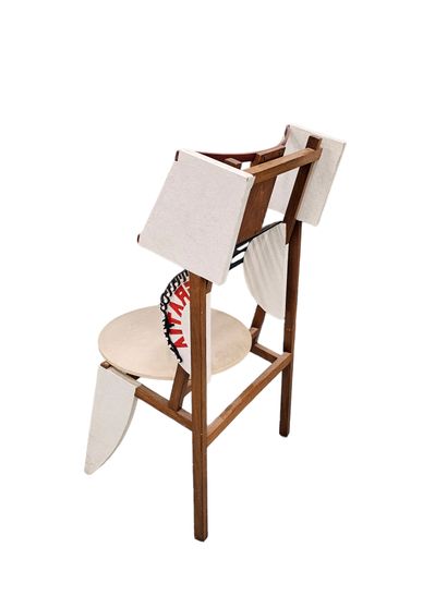 CHRISTIAN GRATIA (XX)
Chaise en bois et matériaux...