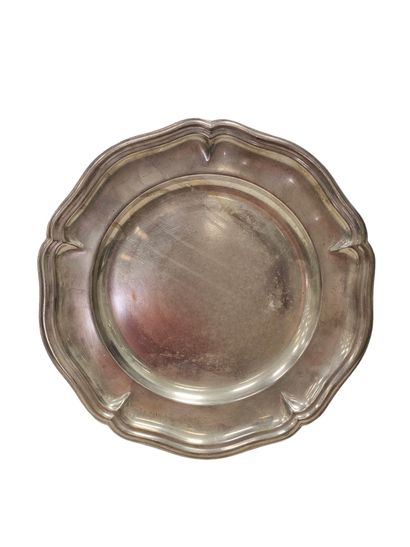 ROUND PLATEAU in silver-plated metal, scalloped
