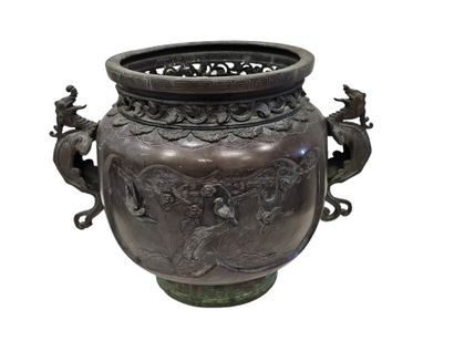 JAPAN MEIJI PERIOD
Bronze cache pot with...
