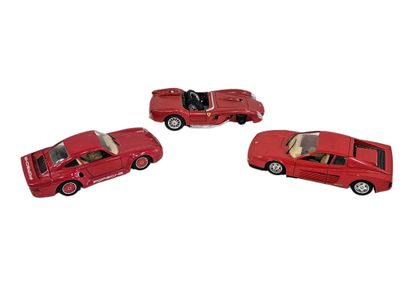 BURAGO
Set of three 1/24 cars:
Two ferraris
One...