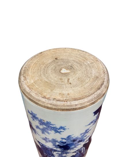 CHINA
Porcelain rolling vase with slightly...