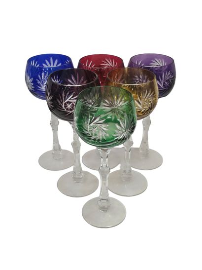 BOHEME
Six engraved crystal wine glasses...