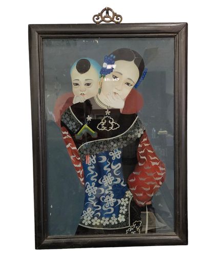 Travail asiatique 
La femme et son enfant...