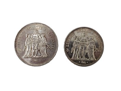 ENSEMBLE DE DEUX PIECES en argent :
50 Francs...