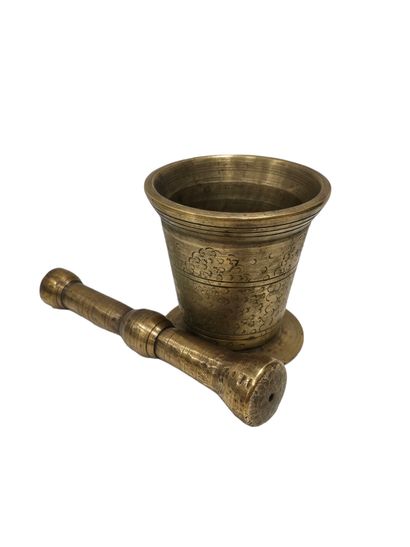 NORTH AFRICAN WORK 20th century
Bronze mortar...