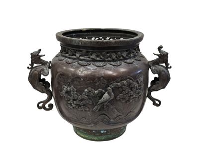 JAPAN MEIJI PERIOD
Bronze cache pot with...