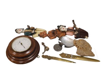 SET OF BIBELOTS including :
Three statues,...