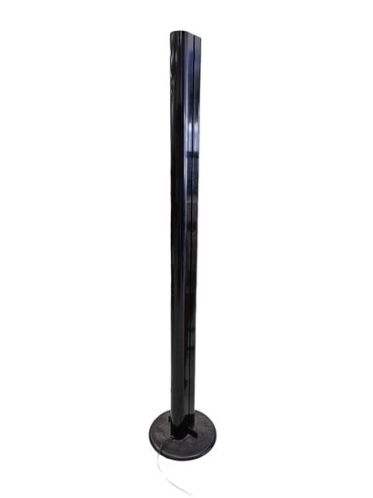 MEGARON 
Lampadaire en métal émaillé noir...