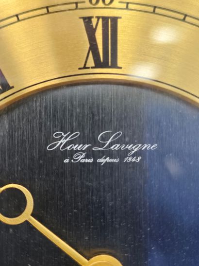 Hour Lavigne 
Rectangular quartz clock in...