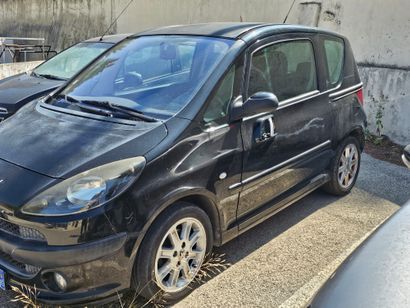 Peugeot 1008 black, Approx. 107400km diesel
Registered...