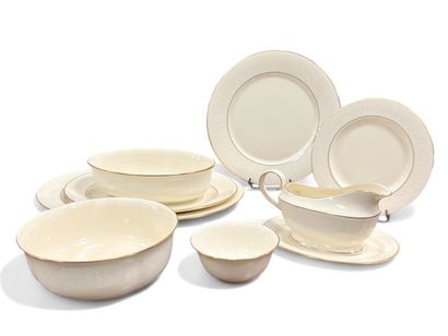 LENOX USA Xxème siècle
Service en porcelaine...