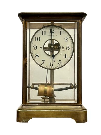 BULLE - CLOCK 
Pendule cage en bronze
Dim...