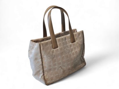 CHANEL 
Beige fabric tote bag
Wear and s...