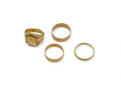 LOT of 750° gold including 
Three wedding...