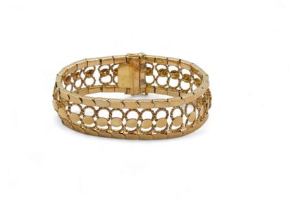 French WORK Xxeme siecle
IMPORTANT bracelet...