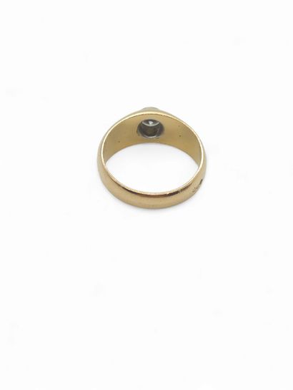 MODERN FRENCH WORK
Gold and platinum band...