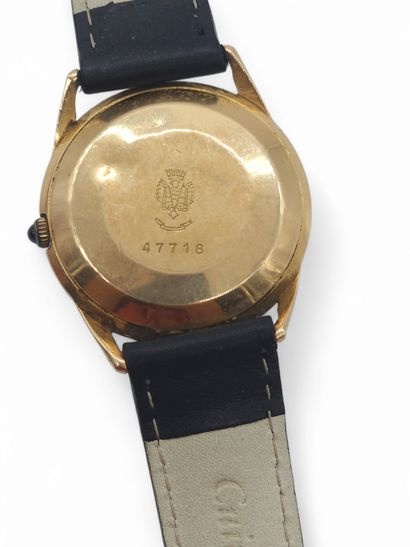 LIP
Wristwatch, round dial in 750° yellow...