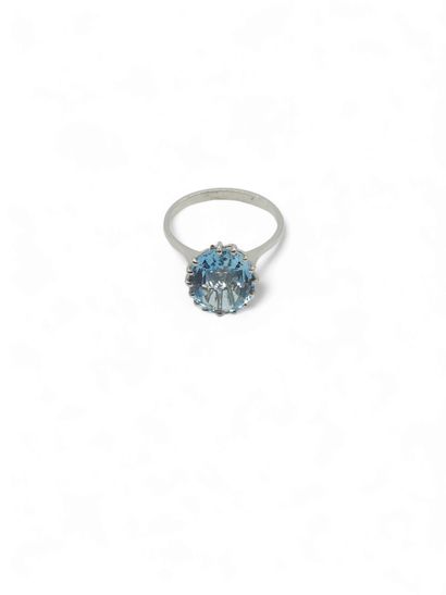 French WORK Xxeme siecle
White gold ring...