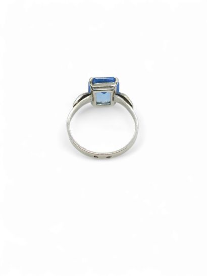 French WORK Xxeme siecle 
Silver ring set...