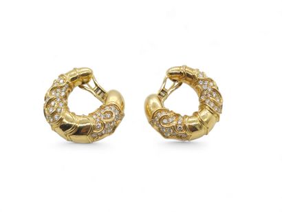 IMPORTANTE paire de boucles d'oreilles en...