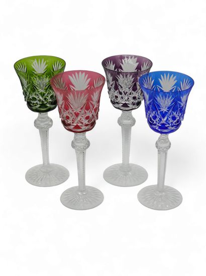 BOHEME
Eight cut-crystal wine glasses in...