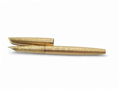 WATERMAN
Stylo plume en or jaune 750° 
Poids...