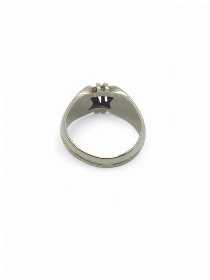 RING in 750° white gold set with an old-cut...