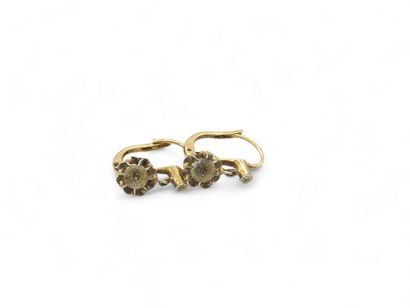 PAIR OF Dormeuses in 750° yellow gold set...