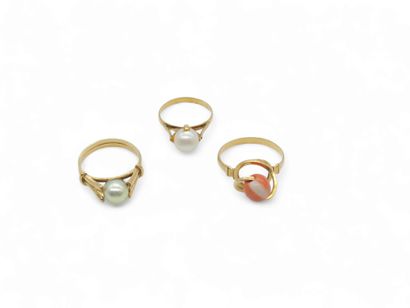 LOT of three 750° yellow gold rings with...