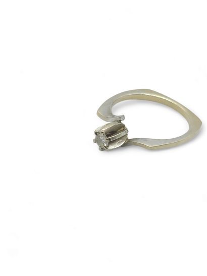 MODERN FRENCH WORK
Solitaire ring in 750°...