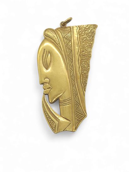 TRAVAIL Africain 
PENDENTIF représentant...