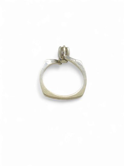 MODERN FRENCH WORK
Solitaire ring in 750°...