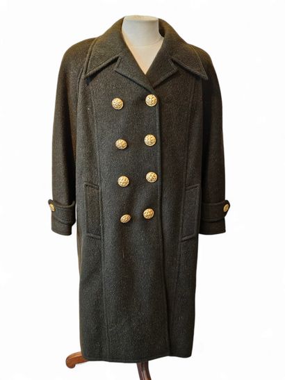 CHANEL 
Wool coat, gold buttons