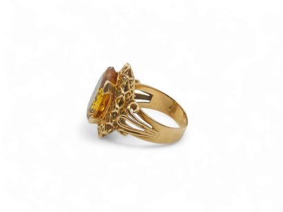French WORK 
Cocktail ring in 750° yellow...