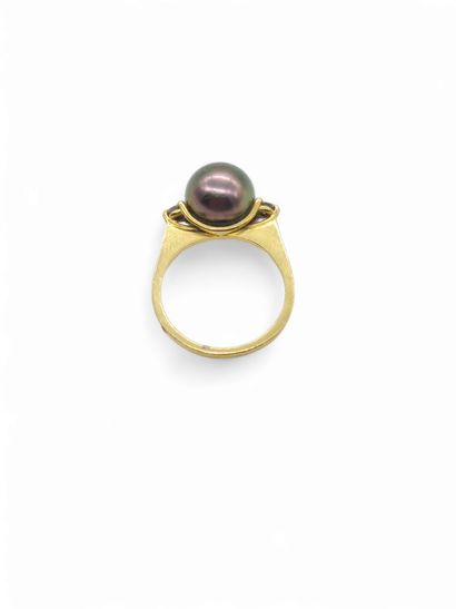 TRAVAIL Français
BAGUE en or jaune 750° ornée...