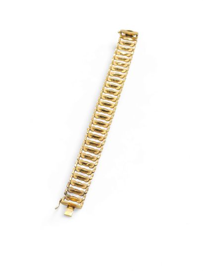 MODERN ITALIAN WORK
Flexible openwork bracelet...